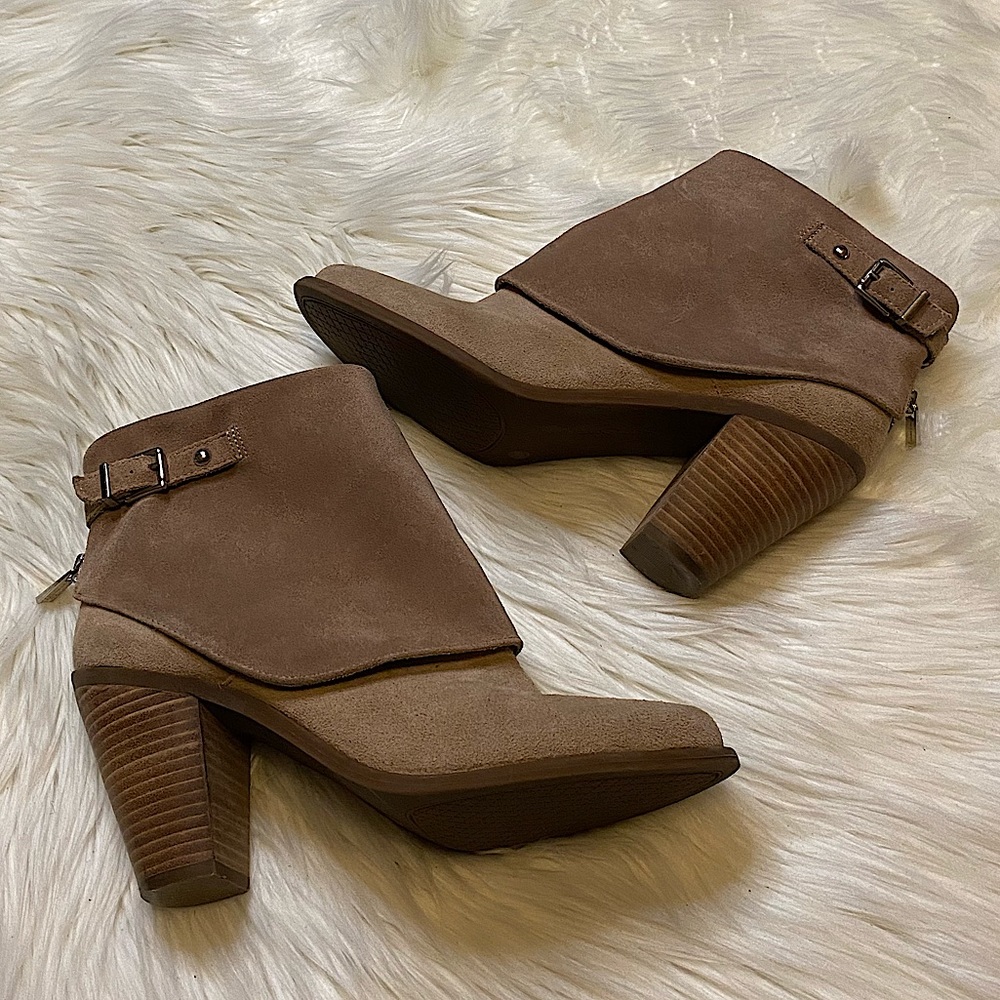 Jessica Simpson size 9.5 Cassley two tone tan heeled booties leather suede